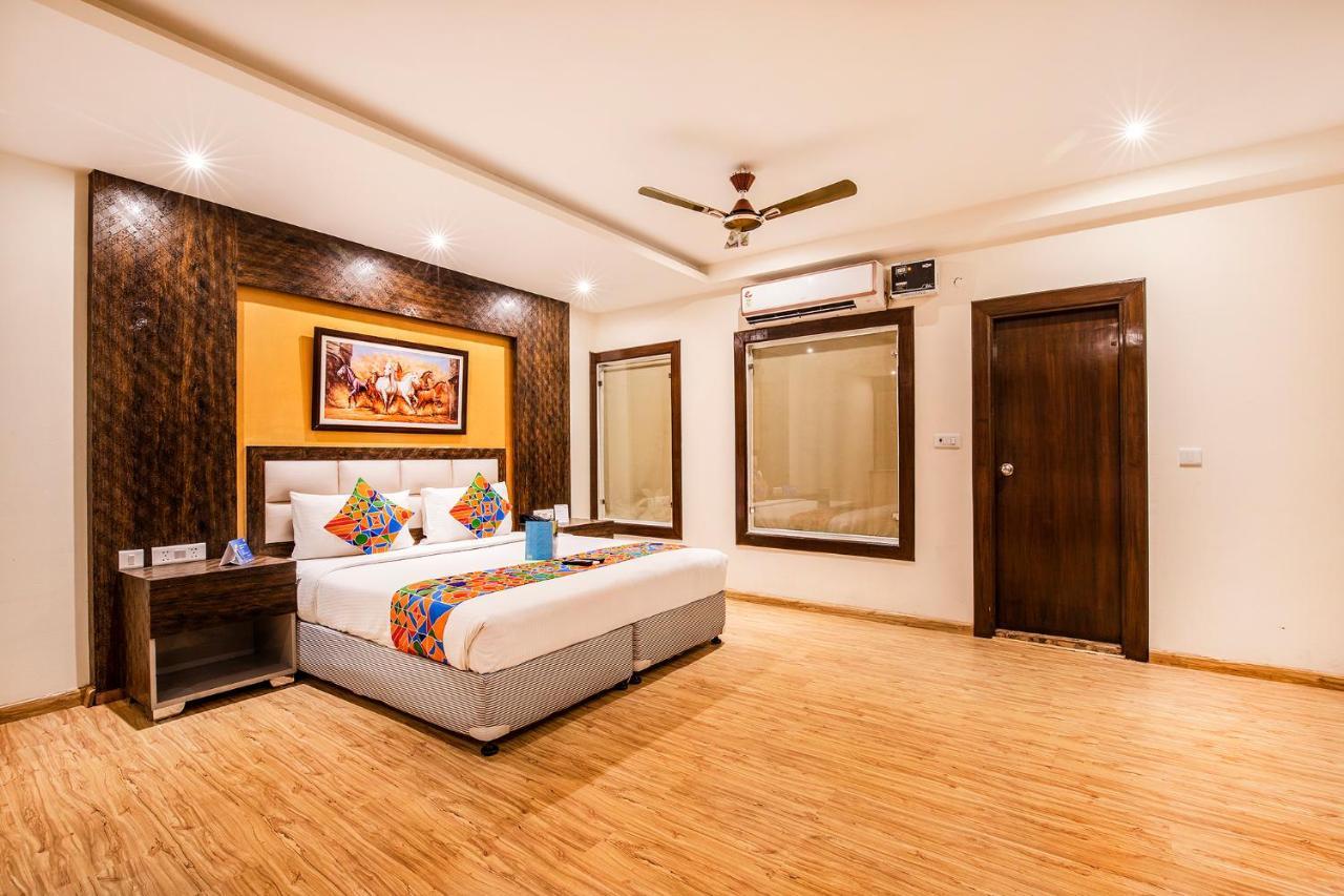Fabhotel Shoba Estate Delhi Airport New Delhi Exterior photo